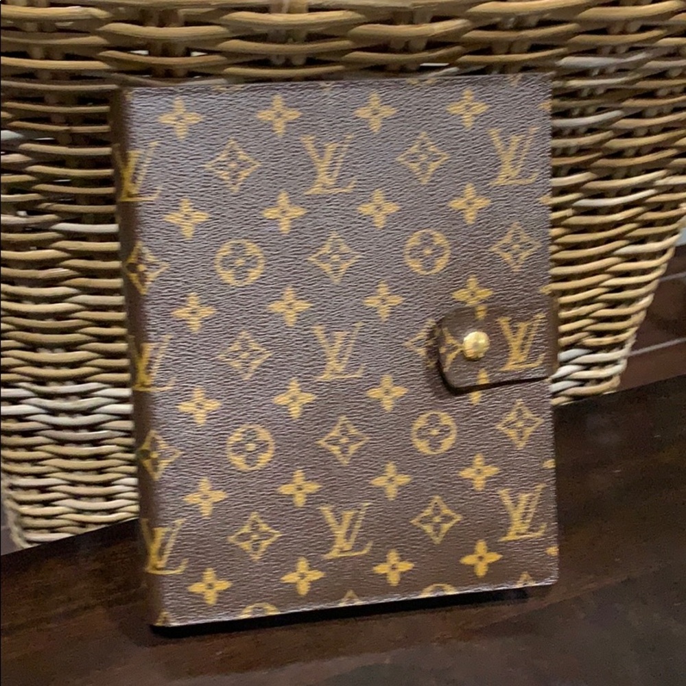 Authentic Louis Vuitton GM planner. (Sold)